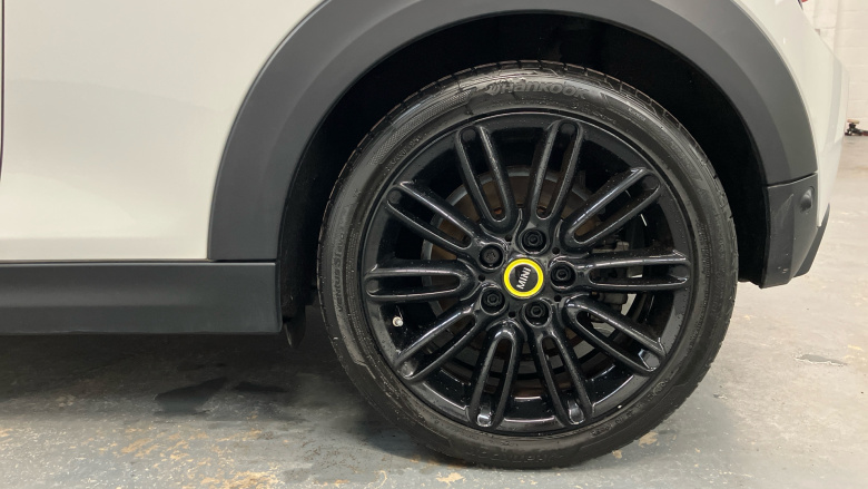 MINI Hatchback 135kW Cooper S Level 2 33kWh 3dr Auto Electric Hatchback